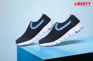  Force 10 blue non-lacing shoes